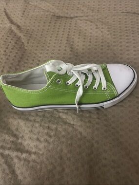 Green Canvas Low-Top Sneakers with White Toe